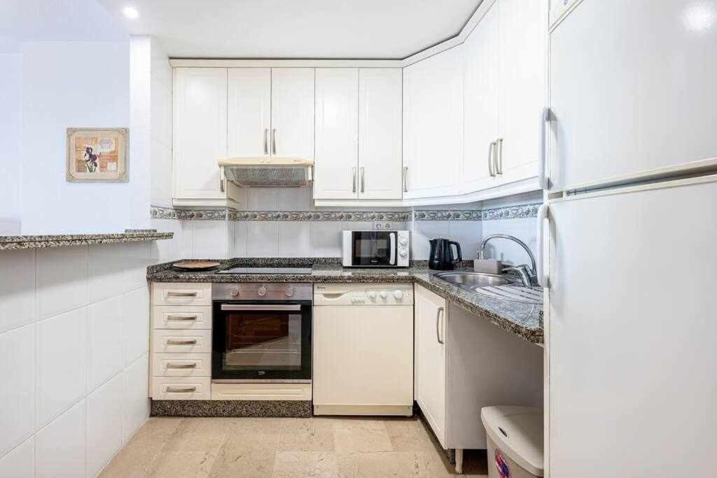797 Holiday Rentals- Hermoso apartamento para 4 en Benalmadena Bagian luar foto