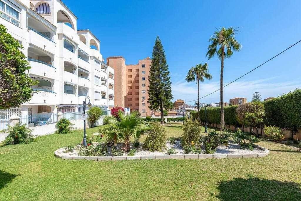 797 Holiday Rentals- Hermoso apartamento para 4 en Benalmadena Bagian luar foto